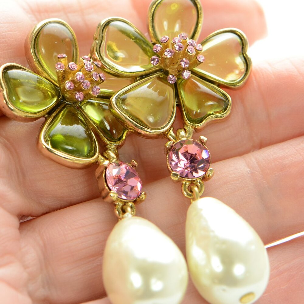 Oscar de la Renta Cloudy Resin Pearl Drop Earrings - Picture 4 of 10